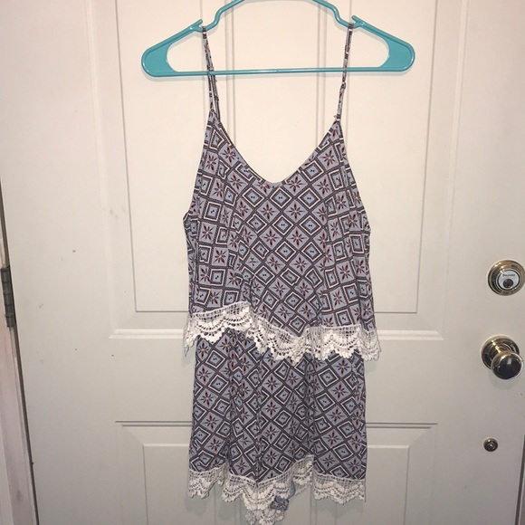 Boutique romper - Picture 1 of 3